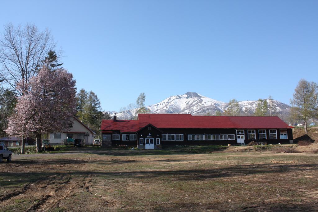 Karimpani Niseko Fujiyama Hostel Bagian luar foto
