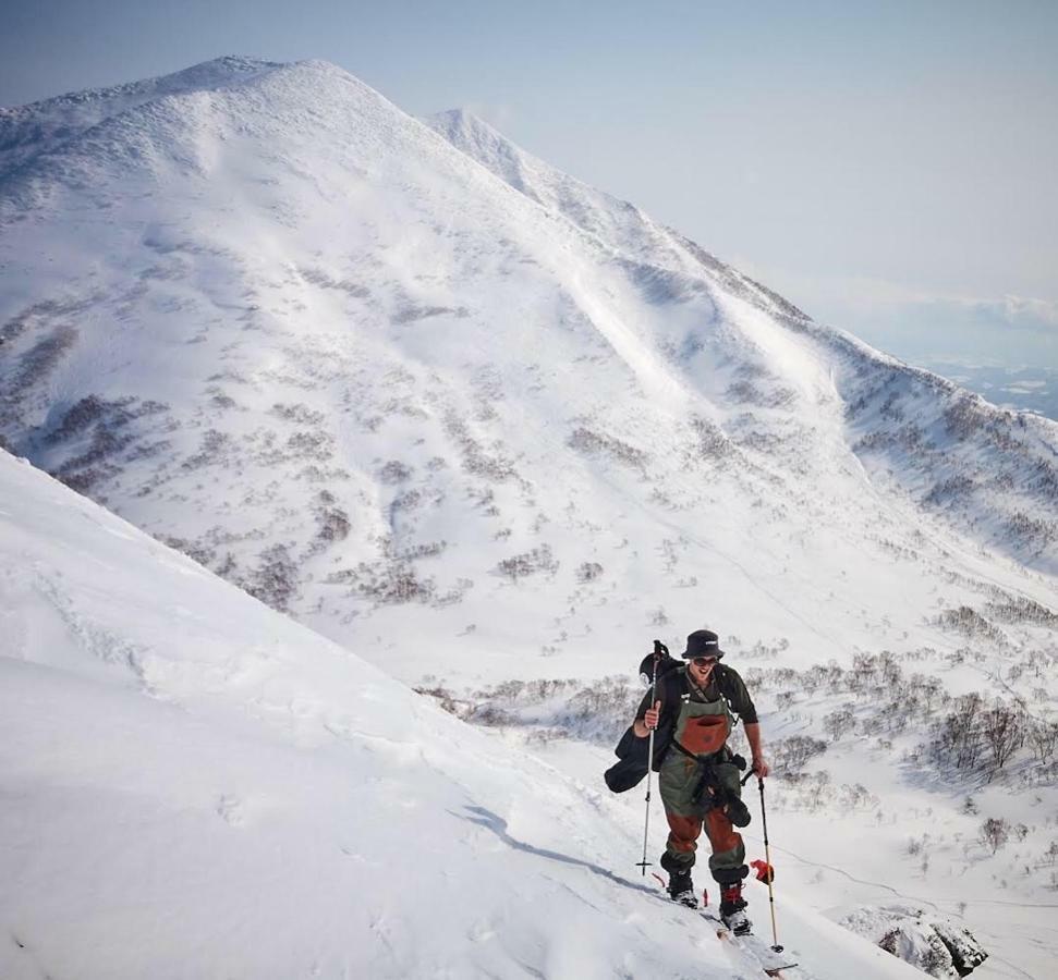Karimpani Niseko Fujiyama Hostel Bagian luar foto