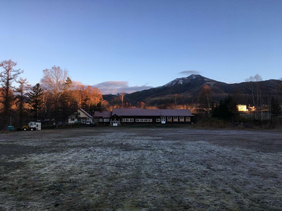 Karimpani Niseko Fujiyama Hostel Bagian luar foto