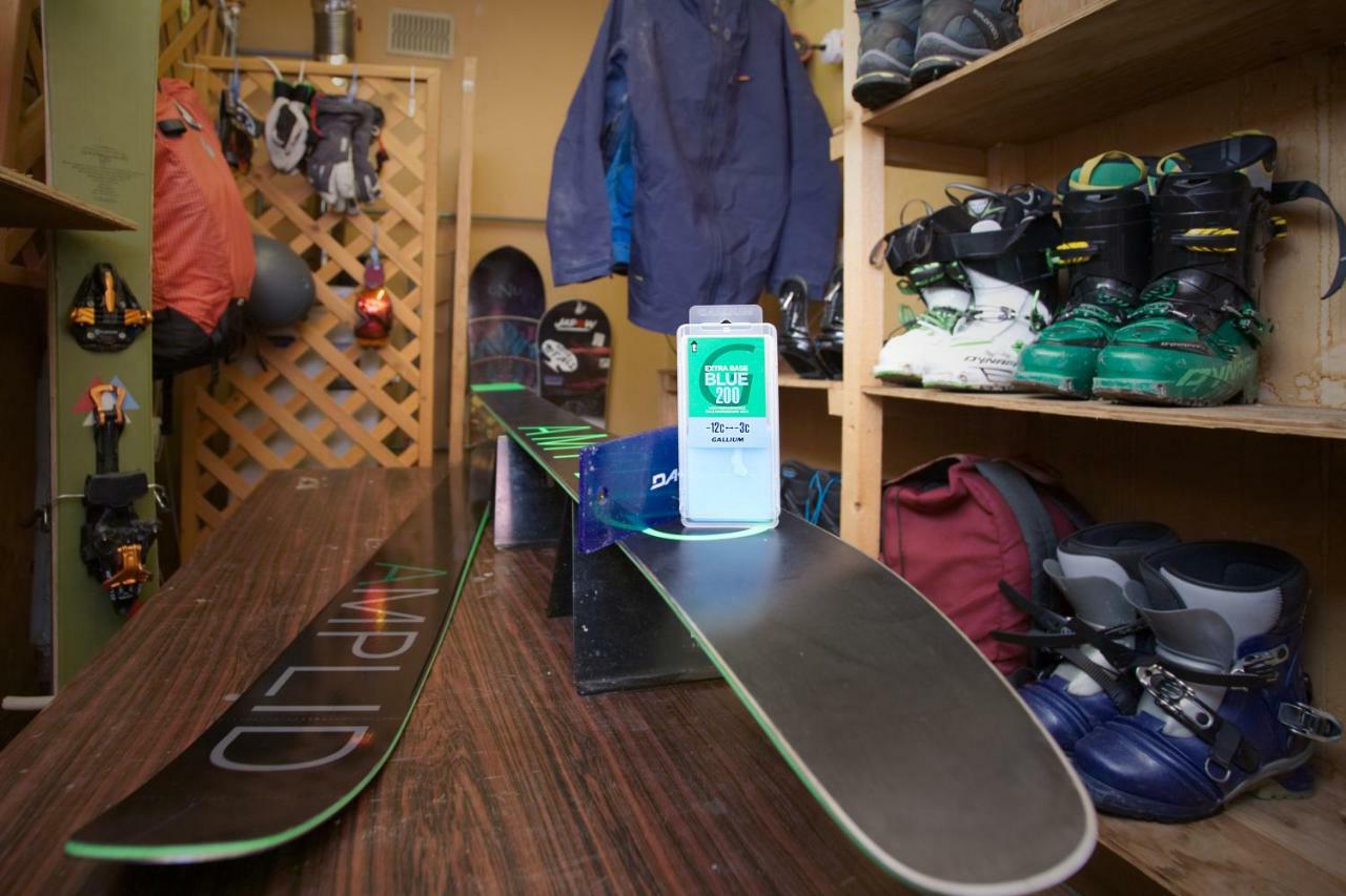 Karimpani Niseko Fujiyama Hostel Bagian luar foto